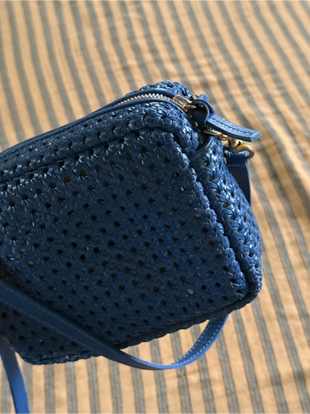Clare V. midi sac woven leather crossbody bag - Picture 4 of 5